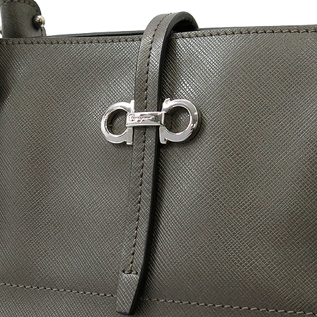Ferragamo(��󰡸�) 21 B949 ���� ��ġ�� ��� ��Ż�� ���ǾƳ� ��Ʈ�� �̹���3 - ���̺��� �߰���ǰ