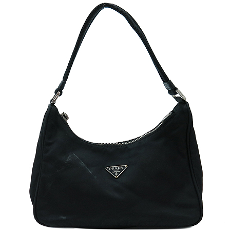 �����  �����