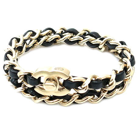 ����  �����