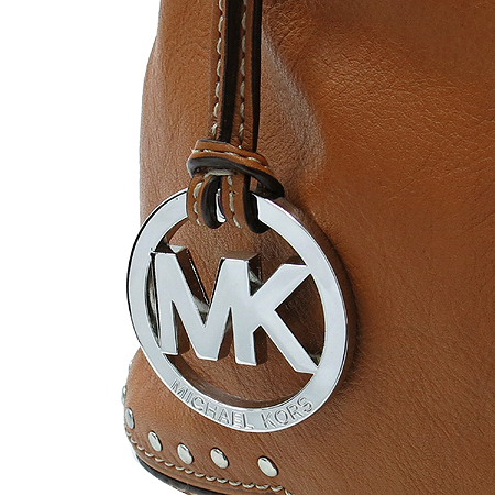 MICHAELKORS(����Ŭ �ھ) 30F41ATS2L 230 ASTOR(������) ������ �÷� ���͵� ��� ��ÿ ��Ʈ�� �̹���4 - ���̺��� �߰���ǰ