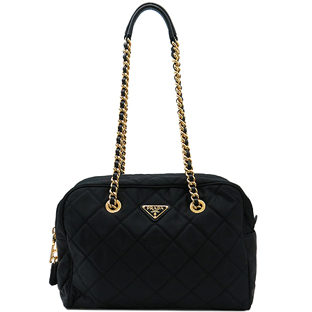 �����  �����