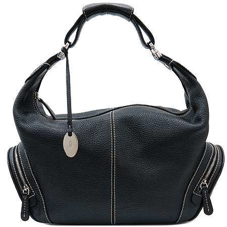 ����  �����