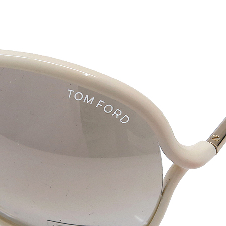 TOMFORD(������) TF184 25G Vicky(��Ű) ���۶� �̹���5 - ���̺��� �߰���ǰ