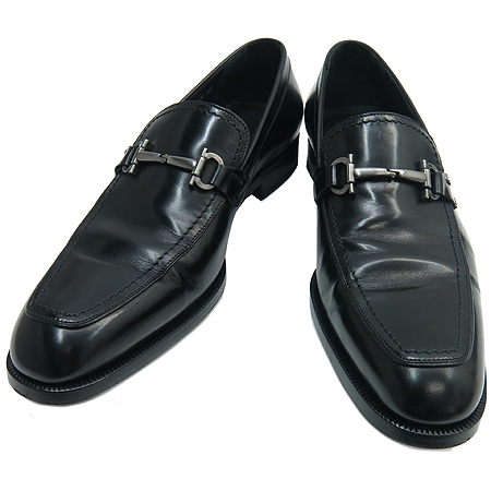Ferragamo(󰡸) ġ   