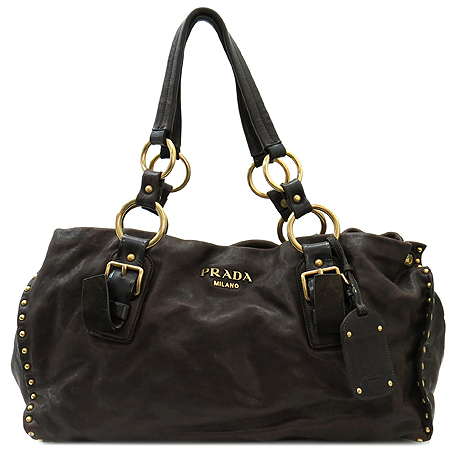 �����  �����