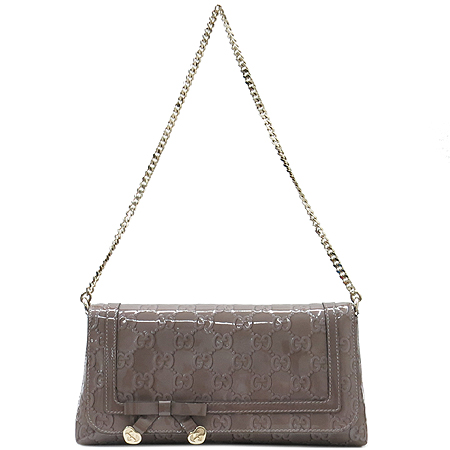 ����  �����