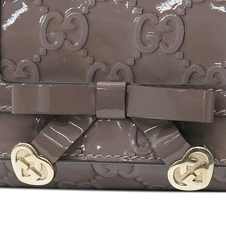 Gucci(����) 257611 GG �ΰ� ���̴�Ʈ ���� Ŭ��ġ �� ü�� ����� �̹���5 - ���̺��� �߰���ǰ