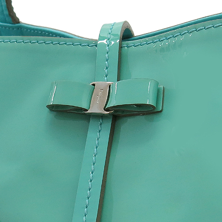 Ferragamo(��󰡸�) 21 B792 ���� �ٶ� �ΰ� �׸� ���̴�Ʈ ���� ���� ����� �̹���4 - ���̺��� �߰���ǰ