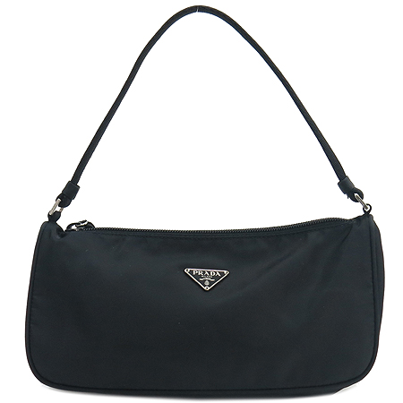 �����  �����