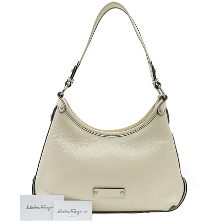 Ferragamo(��󰡸�) EY 21-8415 ���̺��� ���� ��ġ�� ��� ȣ�� ����� �̹���2 - ���̺��� �߰���ǰ
