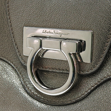 Ferragamo(��󰡸�) 21 5370 ��Ż�� ��� ���� ��ġ�� �ΰ� ��� ��Ʈ�� �̹���5 - ���̺��� �߰���ǰ