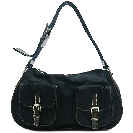 �����  �����