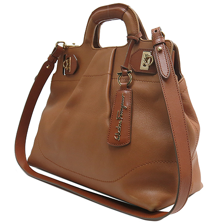 Ferragamo(��󰡸�) 21 C537 ī�� ���� ��Ʈ�� + ��� ��Ʈ�� �̹���2 - ���̺��� �߰���ǰ