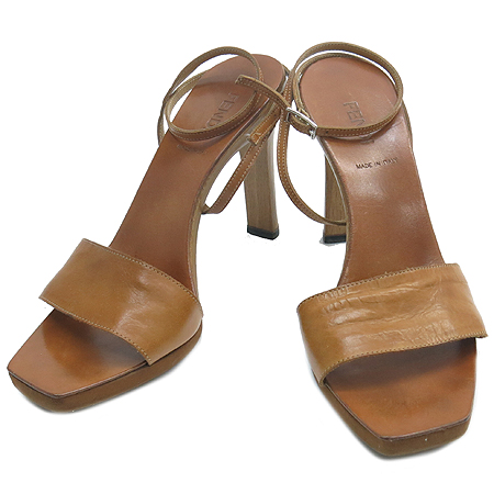 ���  ����