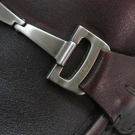 Ferragamo(󰡸)    Ŭ   ̹5 - ̺ ߰ǰ