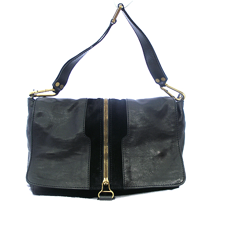 ������  �����