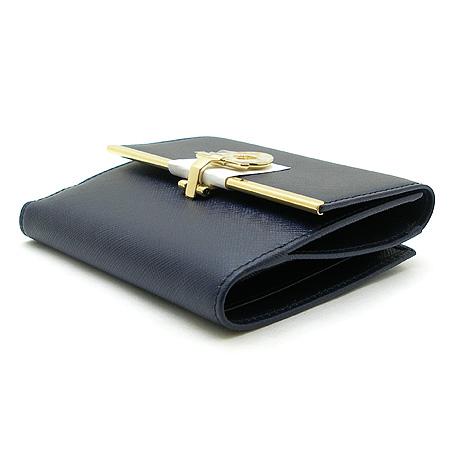 Ferragamo(��󰡸�) 22-4639 ���� ��ġ�� �ΰ� ������ �̹���5 - ���̺��� �߰���ǰ