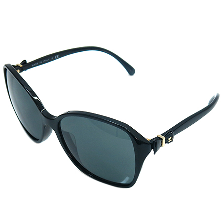 ����  ���۶�