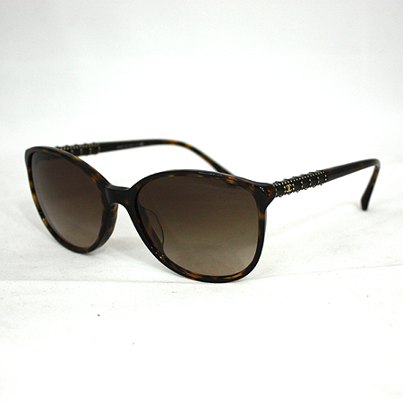 ����  ���۶�