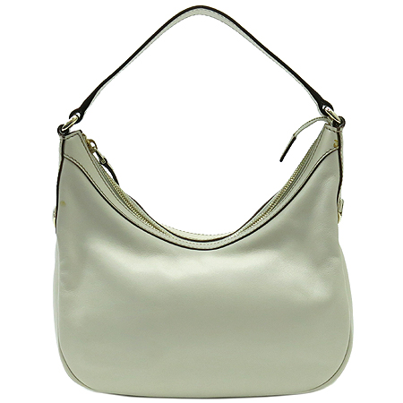 ����  �����