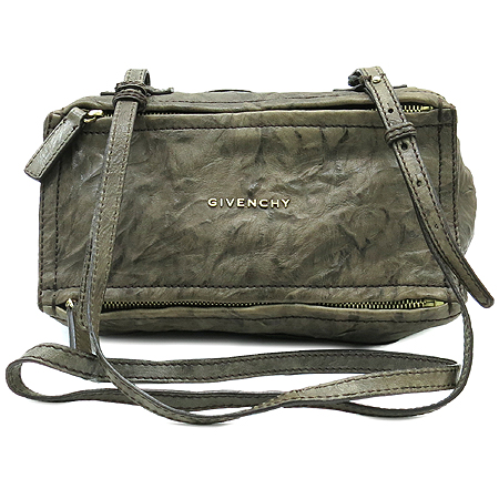 ����� �ǵ��� �̴� ũ�ν��� 