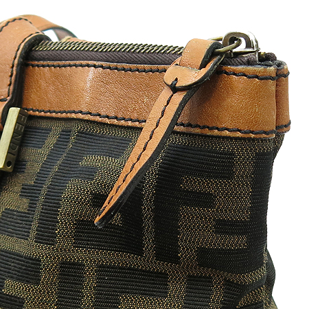 Fendi(���) 8BH179 FF �ΰ� ��ī �к긯 ����� �̹���4 - ���̺��� �߰���ǰ