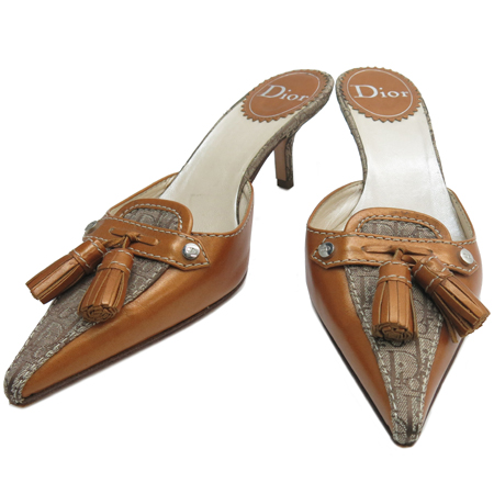 ���  ����