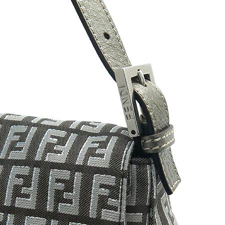 Fendi(���) �ΰ� ��ī�к긯 �ǹ������ ����ΰ� ���� ����� �̹���4 - ���̺��� �߰���ǰ