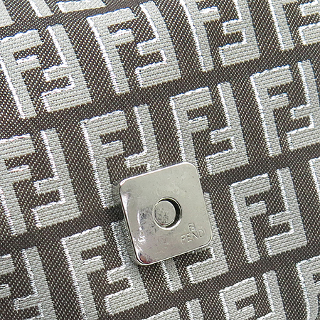 Fendi(���) �ΰ� ��ī�к긯 �ǹ������ ����ΰ� ���� ����� �̹���5 - ���̺��� �߰���ǰ