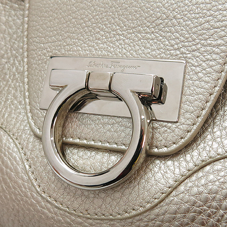 Ferragamo(��󰡸�) 21 5370 ����� ��Ż�� ���� ��ġ�� �� ��� ������ ��Ʈ�� [��������] �̹���4 - ���̺��� �߰���ǰ