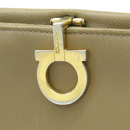 Ferragamo(��󰡸�) 22 0118 ���� ��ġ�� ��� ������ �̹���2 - ���̺��� �߰���ǰ