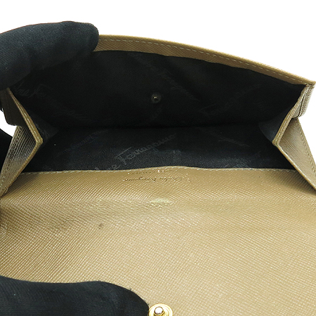 Ferragamo(��󰡸�) 22 0118 ���� ��ġ�� ��� ������ �̹���4 - ���̺��� �߰���ǰ