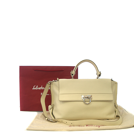 Ferragamo(��󰡸�)  21 A871 ������ ���� ���� ��ġ�� ���� ���Ǿ� 2WAY [��ġ��] �̹���5 - ���̺��� �߰���ǰ