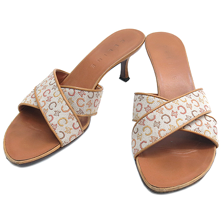 ������  ����