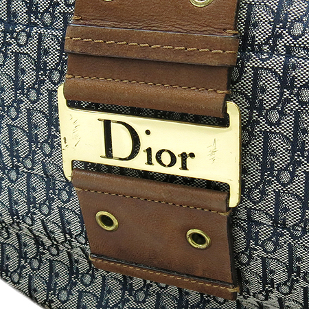 Dior(ũ����î���) �ΰ� �ڰ��� ȣ�� �޽��� ũ�ν��� �̹���3 - ���̺��� �߰���ǰ