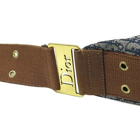 Dior(ũ����î���) �ΰ� �ڰ��� ȣ�� �޽��� ũ�ν��� �̹���4 - ���̺��� �߰���ǰ