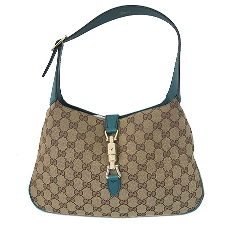 ����  �����