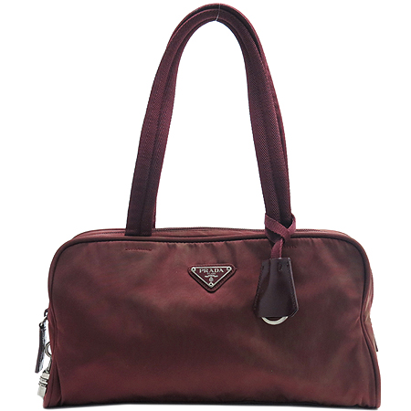 �����  �����