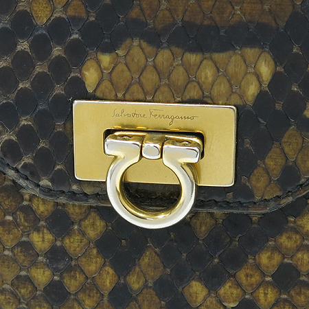 Ferragamo(��󰡸�) 22 4656 ���̼����� ���� ���� ��ġ�� �ΰ� ��� ������ �̹���2 - ���̺��� �߰���ǰ