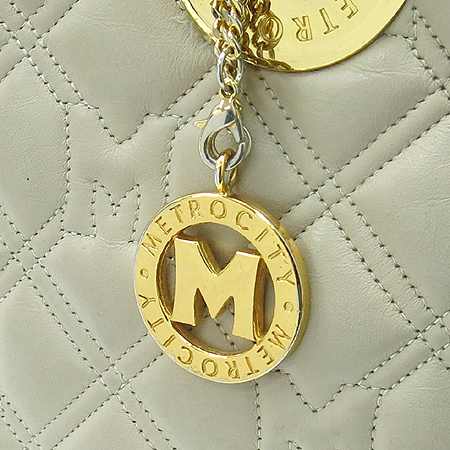 Metrocity(��Ʈ�ν�Ƽ) ���̺��� ���� ���� ��� ��Ʈ�� �̹���3 - ���̺��� �߰���ǰ