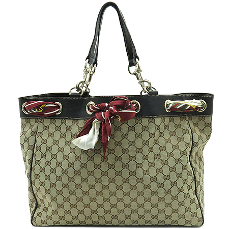 ����  �����