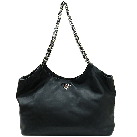 �����  �����