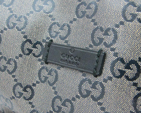 Gucci(����) 181092 GG �ΰ� PVC ȣ�� ũ�ν��� [�д����] �̹���3 - ���̺��� �߰���ǰ