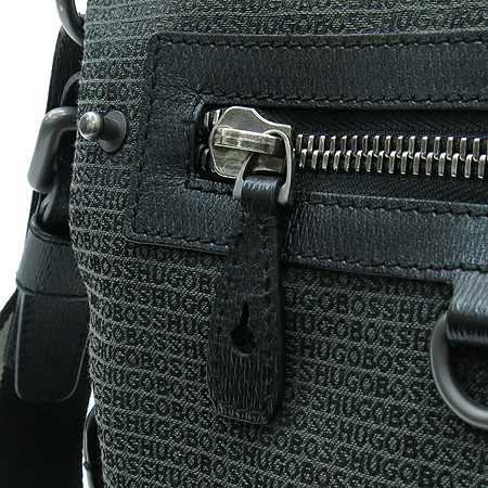 Hugo Boss(�ް�����) �׷��� ���� ������ ũ�ν��� �̹���3 - ���̺��� �߰���ǰ