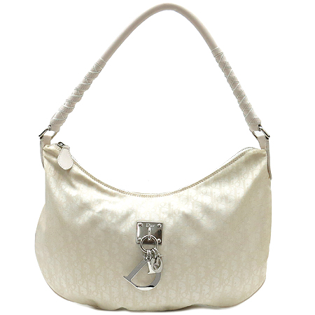 ���  �����