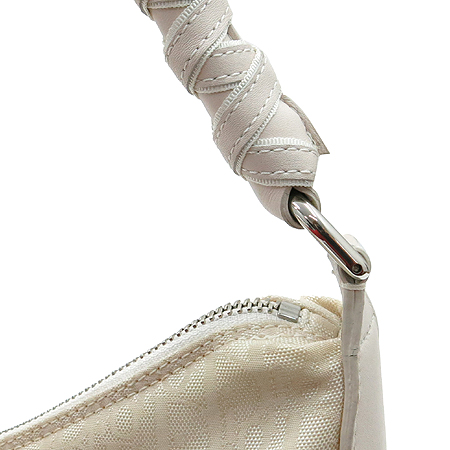 Dior(ũ����î���) ������ø� �ΰ��к긯 ���̺��� ���� ȥ�� ȣ�� ����� �̹���4 - ���̺��� �߰���ǰ