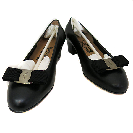 Ferragamo(��󰡸�) VARA(�ٶ�) 0425212 ���� ���� ���� �ٶ� ��� ������ ���� [�ϻ����] �̹���2 - ���̺��� �߰���ǰ