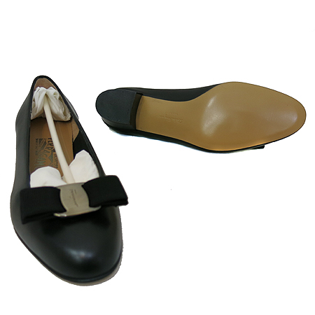 Ferragamo(��󰡸�) VARA(�ٶ�) 0425212 ���� ���� ���� �ٶ� ��� ������ ���� [�ϻ����] �̹���3 - ���̺��� �߰���ǰ