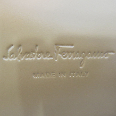 Ferragamo(��󰡸�) VARA(�ٶ�) 0425212 ���� ���� ���� �ٶ� ��� ������ ���� [�ϻ����] �̹���5 - ���̺��� �߰���ǰ