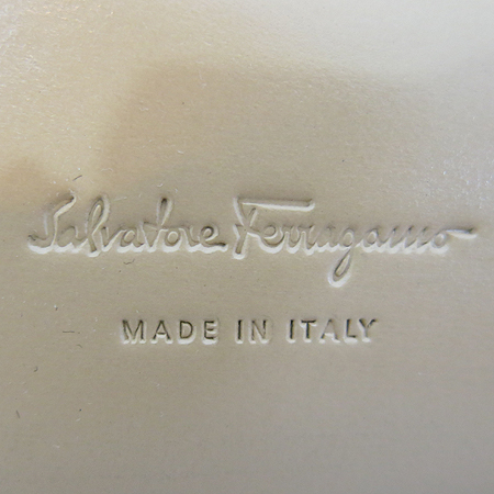 Ferragamo(��󰡸�) AUDREY(���帮) 0492643 ��ī�� ���� ���̴�Ʈ �÷����� [�ϻ����] �̹���5 - ���̺��� �߰���ǰ